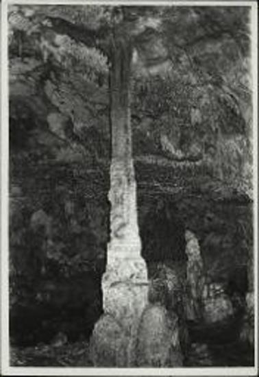 Σπήλαιον Μαρωνείας. Η αίθουσα του κίονος εις την βόρειον πλευράν του σπηλαίου.