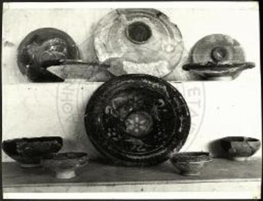 Νεκυομαντείον Αχέροντος. Φιάλαι και φιαλίδια δια χοάς.