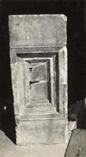 Προπύλαια. Η ιωνική στοά. Ιωνικόν καλυμμάτιον μεθ' ενός φατνώματος.