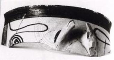 Ακρόπολη, ανατολική κλιτύς. Τμήμα ΥΕ ΙΙΙΓ δίωτου βαθέως σκύφος εκ του κτηρίου Γ.