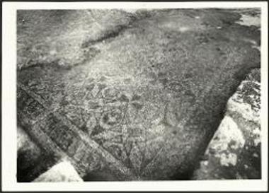 Μωσαϊκόν δάπεδον του ιερού της παλαιοχριστιανικής βασιλικής Κεράς Ονυθέ Γουλεδιανών.