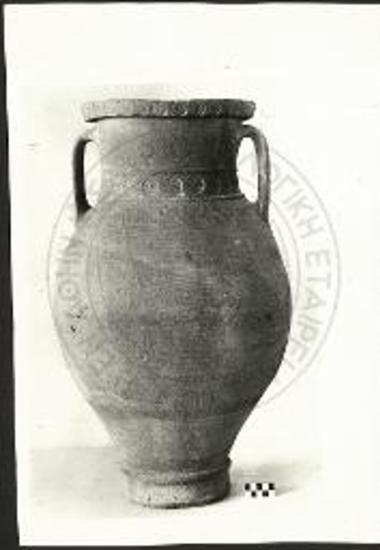 Γεωμετρικός πίθος εκ τάφου της Πραισού.