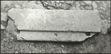 Πρόναος. Κατώφλι (λεπτομέρεια).