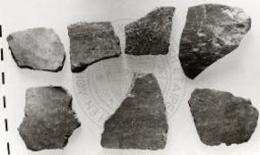 ΠΕ όστρακα μετά πρωτογόνου γανώματος (urfirnis).