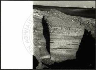 Ακρόπολη. Τομή του τείχους στα ανατολικά του δυτικού λόφου, εξωτ. Ν. όψη (λήψη από Ν.).