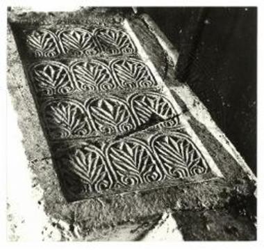 Πλάτσα, Ναός  Αγίου Δημητρίου, μαρμάρινον θωράκιον.