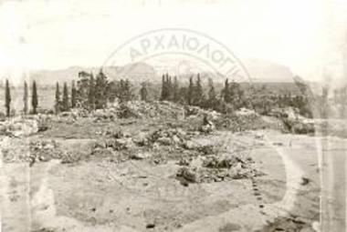 Court with altar, propylon.
