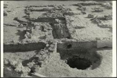 Μερική άποψις των οικιών 9 και 10 (από Β).