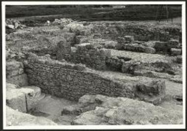 Τοίχος μεταγενεστέρων εκκλησιών (από ΒΔ).