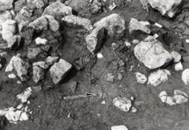 Κόγχαι μετά ελληνιστικών πλακιδίων και ειδωλίων.