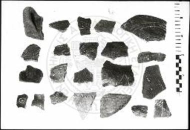 Σπήλαιον Μαρωνείας. Κεραμεική εκ του σπηλαίου.