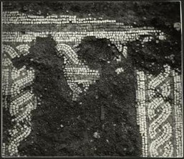 Τμήμα διακοσμητικού στοιχείου Β2, από Δυσμών.