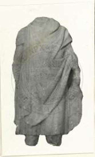 Αναθηματικό μαρμάρινο αγαλμάτιο.