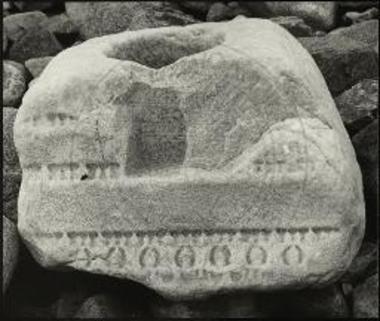 Σύναξη Μαρωνείας. Τμήμα παραστάδας θυρώματος.