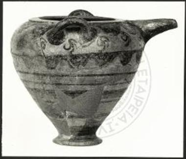 Γρόττα. Οικόπεδο Δημητροκάλλη. Υστεροκυκλαδικός γεφυρόστομος πίθος.