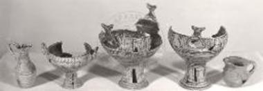 Κτερισματικά αγγεία (κρατηρίσκοι, οινοχόες)