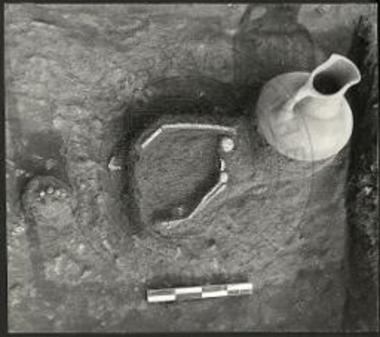 Ταφή ΑΕΠ (Λεπτομέρεια).