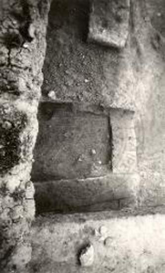 Τμήματα τοίχων από μεγάλες ωμόπλινθους