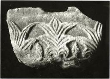 Βασιλική Γλυκέος. Κιονόκρανον του άμβωνος.