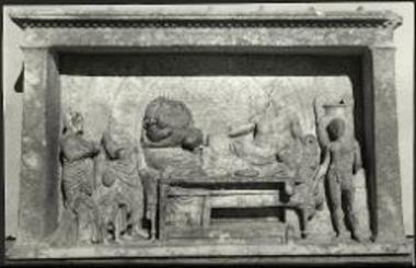 Αναθηματικόν ανάγλυφον εκ της Αμφιπόλεως.