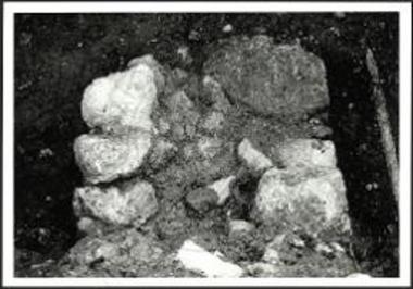 Οδός Ιερολοχιτών. Τομέας Ξ. Τοίχος από ανατολικά.