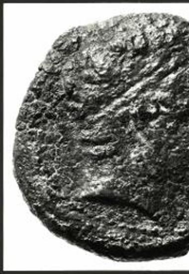 Εκ της τάφρου TR4α της Περιοχής Πύλης. Χαλκούν νόμισμα 76.236.