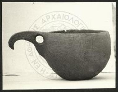 Το αγγείον Ξ 9.