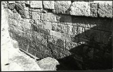 Τμήμα του αποκαλυφθέντος εντός της τομής Α κλασσικού τείχους της Αμφιπόλεως.