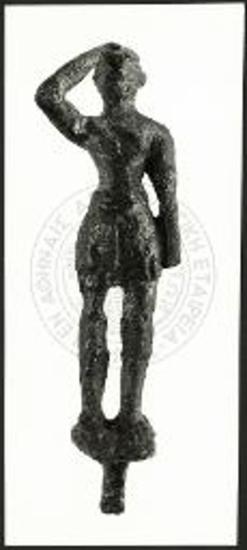 Λάτρης χειρονομεί κατά το σχήμα του «σεβίζοντος». (ΜΗ 3697).