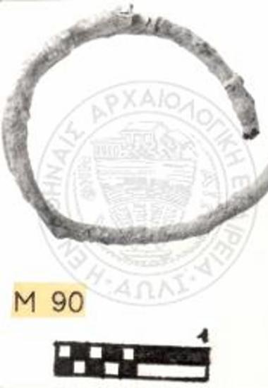 Περατή. Το νεκροταφείον. Δακτύλιος του τάφου 58.