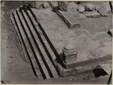 Κάρυστος. Γωνία του κρηπιδώματος ρωμαϊκού ναού, του 2ου αι. μ.Χ.