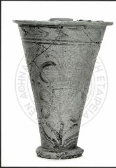 Τουρκογειτονιά. Ανακτορικό Κτίριο. Δωμάτιο 25: Β΄ όψη του δεύτερου ανθοδοχείου.