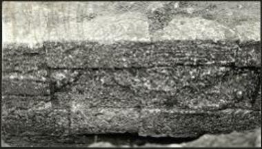 Χαλκιδική, Καλλιθέα. Ναός του Άμμωνος Διός. Η δυτική όψη του αναλημματικού τοίχου της δυτικής πλευράς του 