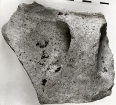 Όστρακον νεολιθικού αγγείου.