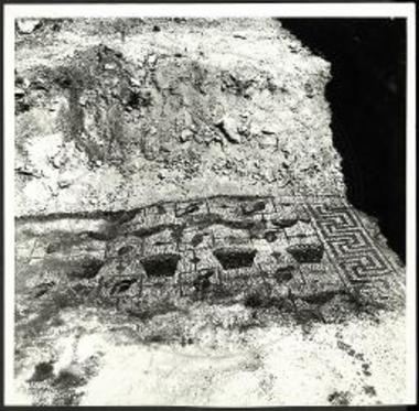 Τμήμα ψηφιδωτού δαπέδου του εξωνάρθηκος της βασιλικής Α.