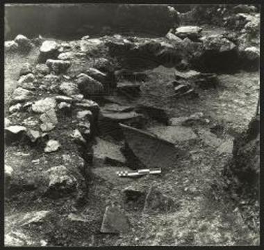 Ιερό της Μητέρας των θεών: Το στρώμα καταστροφής του κλασικού κτιρίου.