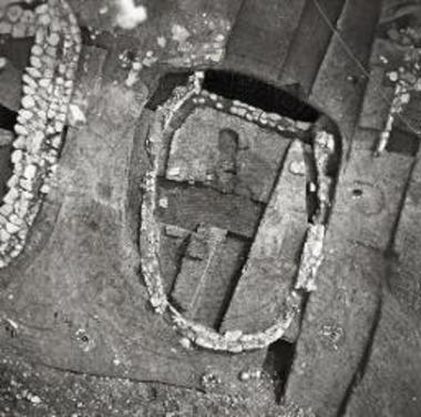 Αψιδωτό κτήριο.