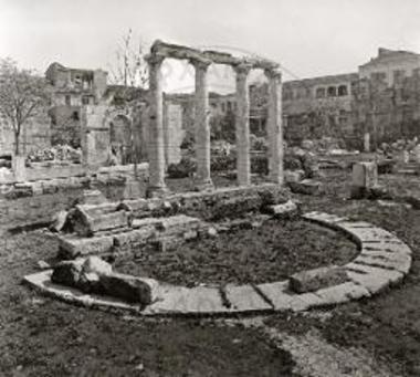 Υπολείμματα εκκλησιών.