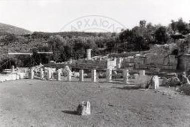 Αποκατάσταση των ορθοστατών στην πρόσοψη της Σκανάς.