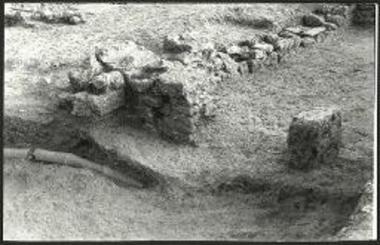 Η είσοδος του νοτίου χώρου της οικίας ΧΙΙ (από ΝΔ).