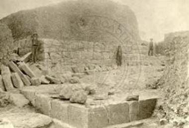 Άποψη της ανασκαφής (τοιχοδομία πύργου).