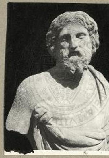 Σικυώνα, ρωμαϊκό κτήριο. Το άνω μέρος του αγάλματος του Ασκληπιού.