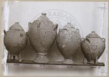 Κάλπαι τεφροδόχοι ρυθμού πολυχρωμικού Αγ. Παρασκιών.