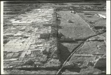 Άποψις του νάρθηκος και μερικώς του αιθρίου (από Β).