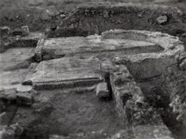 Άποψις του βήματος (από Ν.).