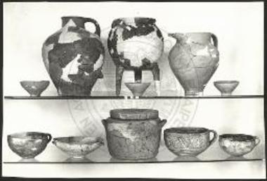 Σκεύη πήλινα του ΥΜ III συγκροτήματος οικιών Κεφάλι Χόνδρου Βιάννου.