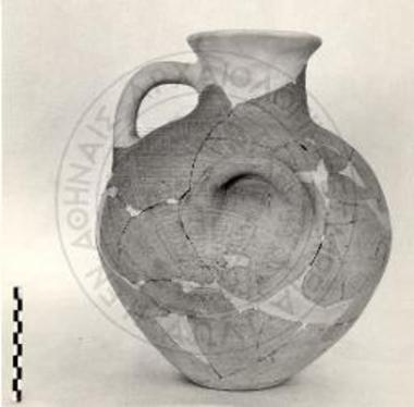 Ταφικός Κύκλος Β, αγγείον εκ του τάφου Ε.