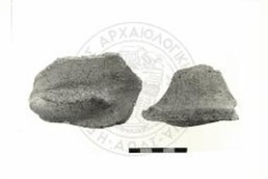 Όστρακα μεγάλων σωληνωτών λαβών: ΠΤ. 22, Δ 116.