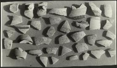 Θραύσματα πρωτοκορινθιακών αγγείων εκ της ανασκαφής Παλαιοπόλεως Κερκύρας.