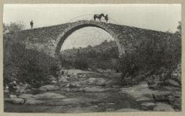 Γέφυρα αγ. Θεράποντος παρά την Κλοπεδήν Λέσβου.